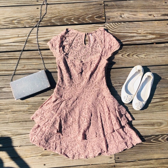 Free People Dresses & Skirts - Free People Lace Layered Dress ✨ Gorgeous!